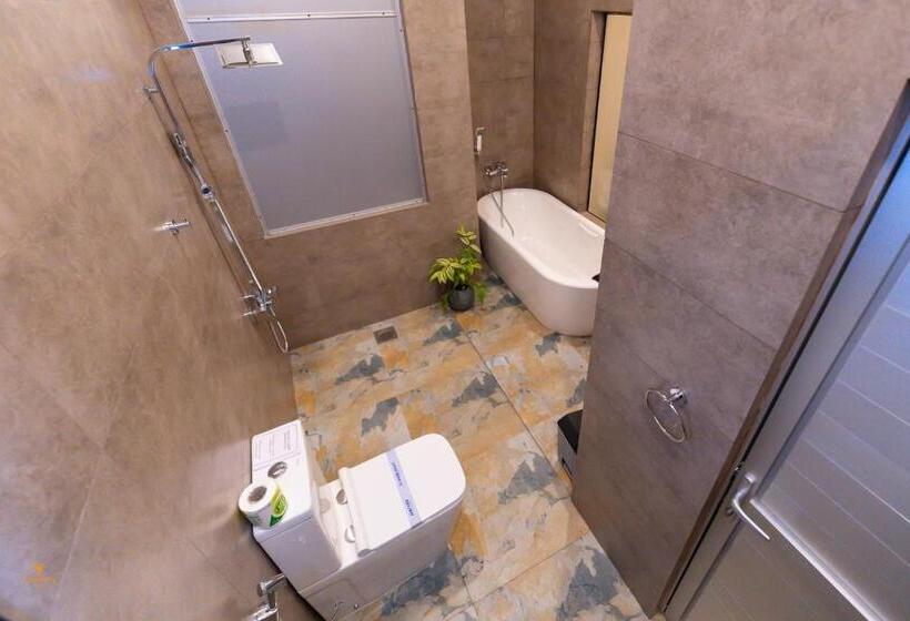 Номер Deluxe, Tharusha