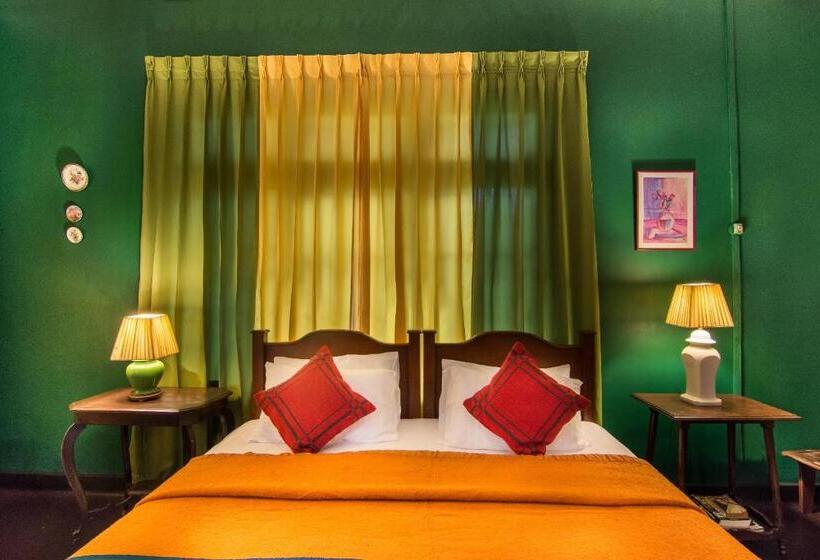Deluxe Room, The Kandyan Manor By Bhathiya & Suzy