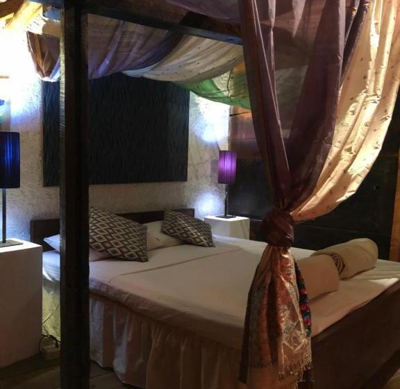 Cabin, The Kandyan Manor By Bhathiya & Suzy