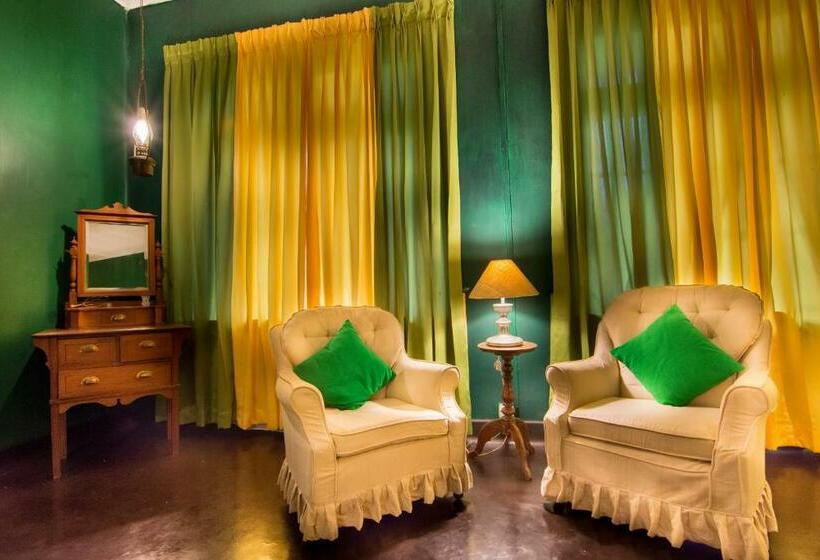 Deluxe Room, The Kandyan Manor By Bhathiya & Suzy
