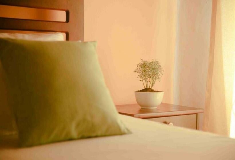 Cameră Superioară, The Mango