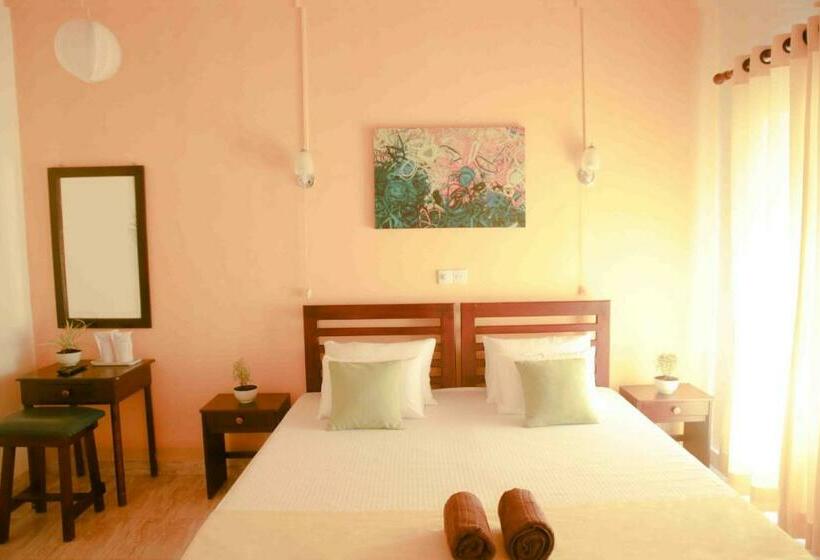 Cameră Superioară, The Mango