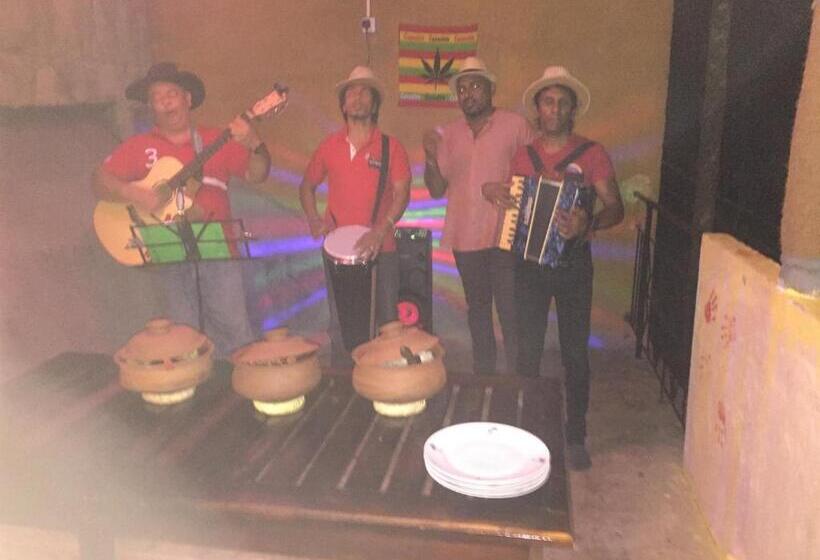 Cameră Superioară, The Mango