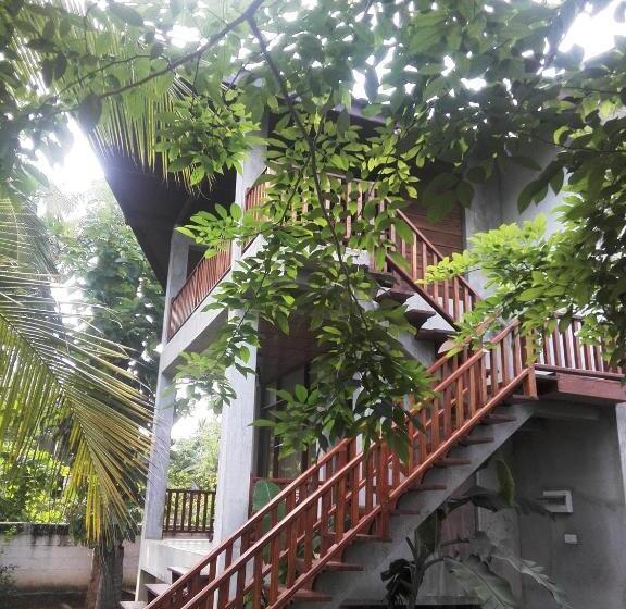 高级园景房, Liyana Holiday Resort