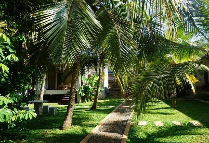 高级园景房, Liyana Holiday Resort