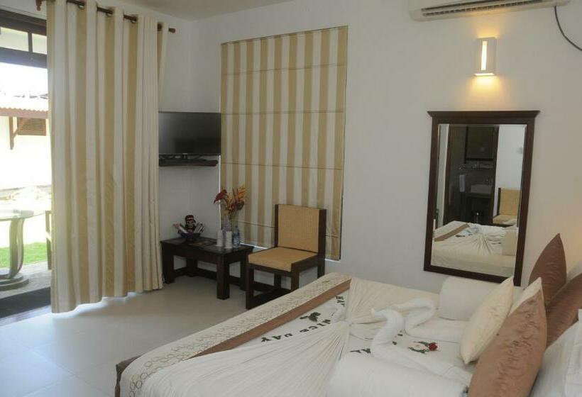 Deluxe Room, Scarlet White Resort