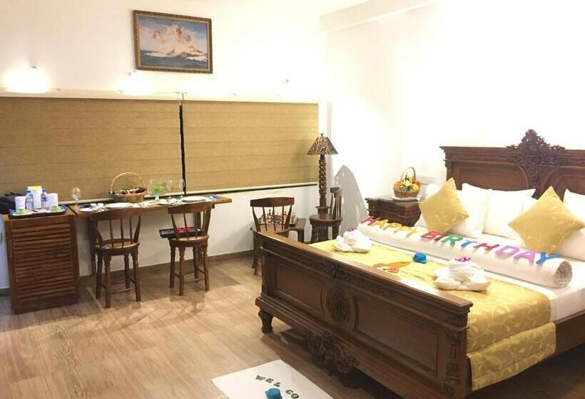 Deluxe Room Sea View, Scarlet White Resort