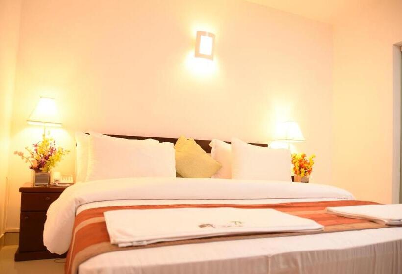 Deluxe Triple Room Sea View, Scarlet White Resort