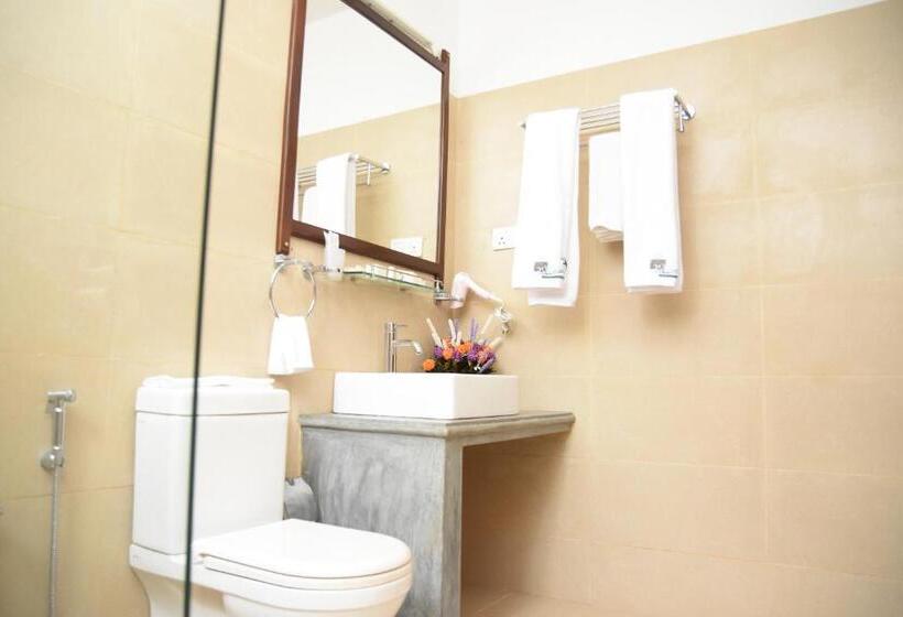 Deluxe Triple Room Sea View, Scarlet White Resort