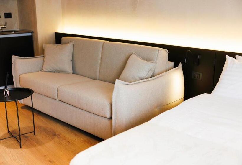 سوییت خانوادگی, 1863 Boutique