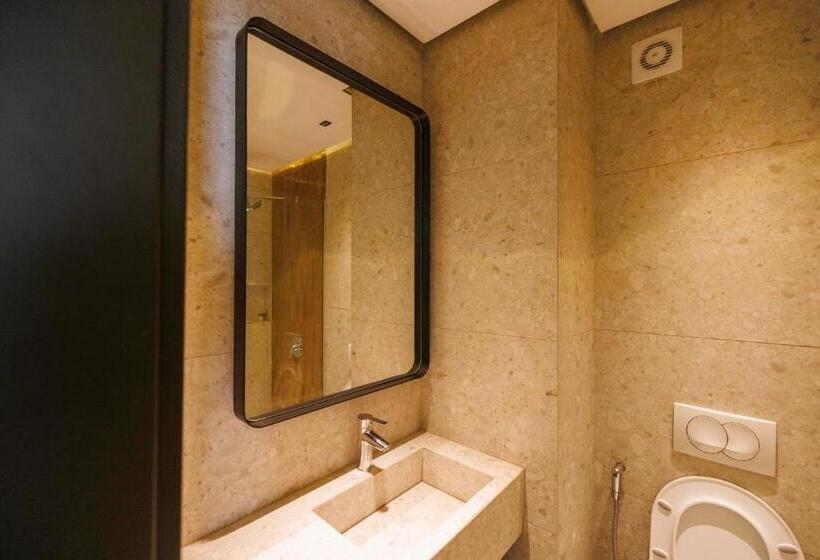 سوییت خانوادگی, 1863 Boutique