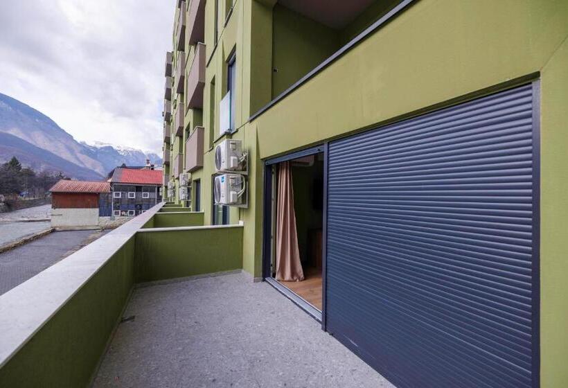 سوییت خانوادگی, 1863 Boutique