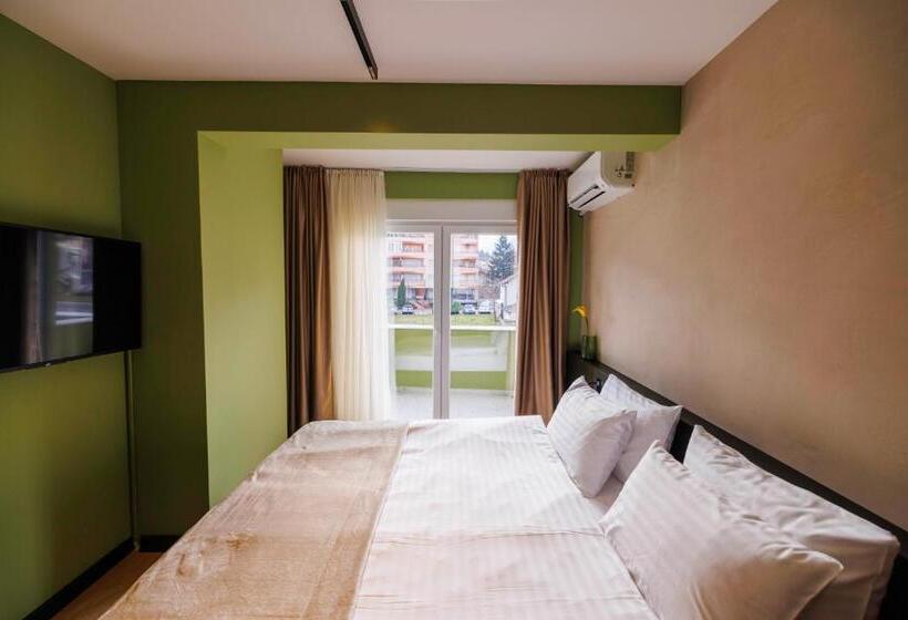 اتاق لوکس, 1863 Boutique