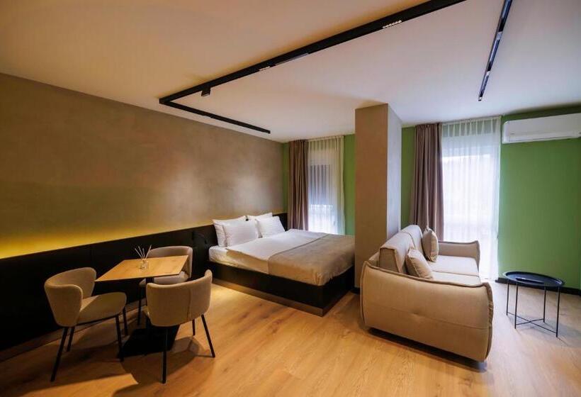 اتاق خانوادگی با چشم‌انداز کوه, 1863 Boutique