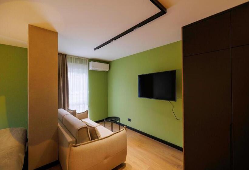 اتاق خانوادگی با چشم‌انداز کوه, 1863 Boutique