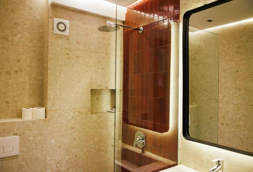 اتاق خانوادگی, 1863 Boutique