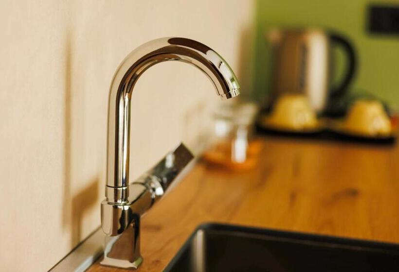 اتاق خانوادگی, 1863 Boutique