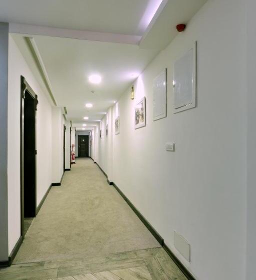 اتاق استاندارد سه تخته با بالکن, Happy