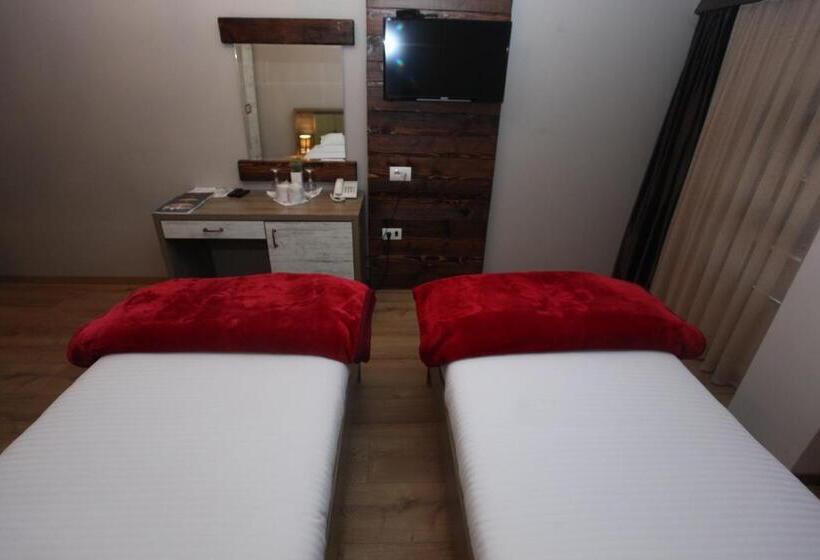 اتاق استاندارد, Happy