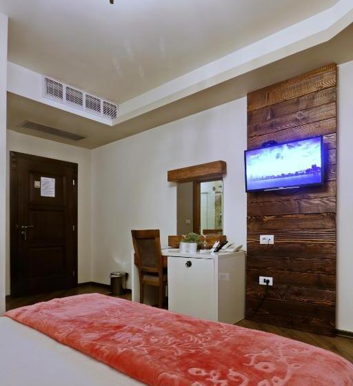 اتاق لوکس, Happy