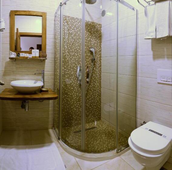 اتاق لوکس, Happy