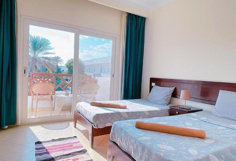 اتاق استاندارد با چشم‌انداز استخر, Club Red Dahab Motel