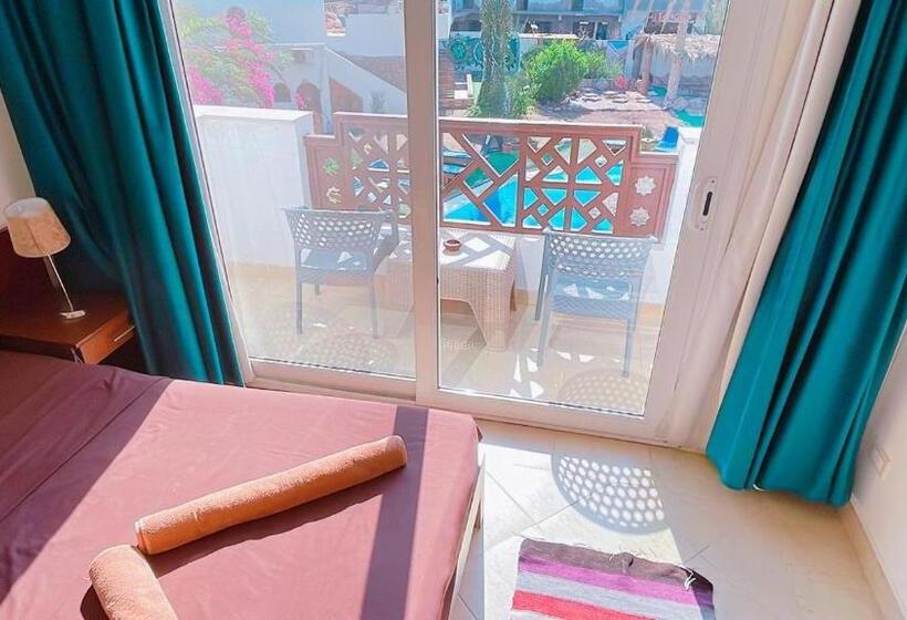 اتاق استاندارد با چشم‌انداز استخر, Club Red Dahab Motel