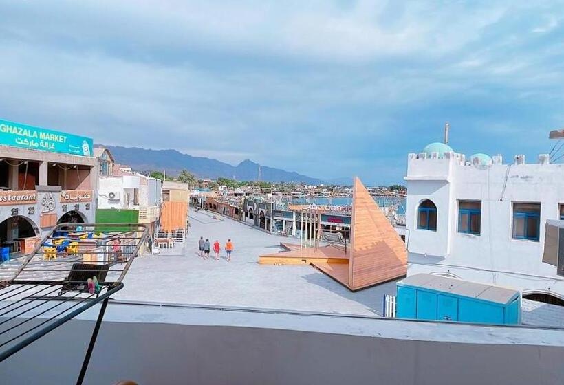 استودیوی لوکس, Club Red Dahab Motel