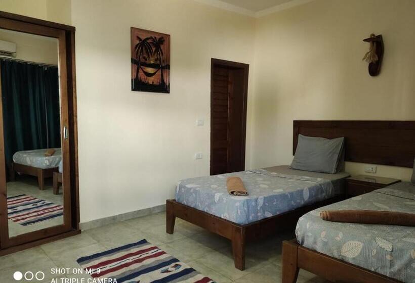 Standard Triple Room with Terrace, Club Red Dahab Motel