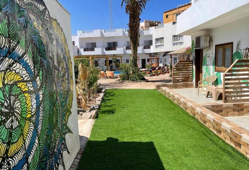 Standard Triple Room with Terrace, Club Red Dahab Motel