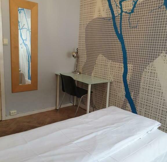 带共用浴室的标准房间, City Hostel Bergen