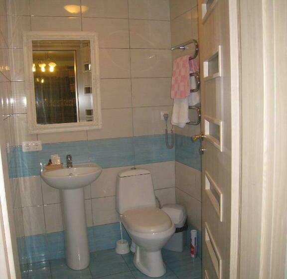 اتاق استاندارد سه نفره, Aroma Skuodiškio Užeiga