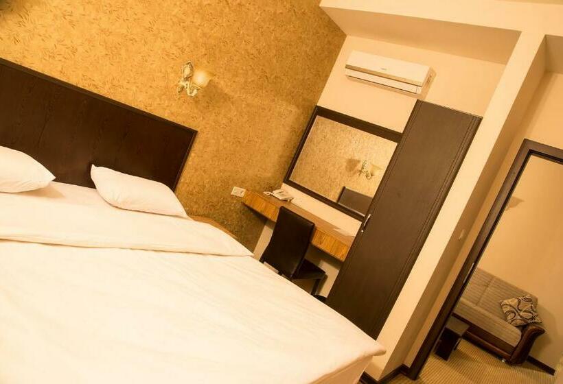 سوئیت 2 خوابه, Asenappar