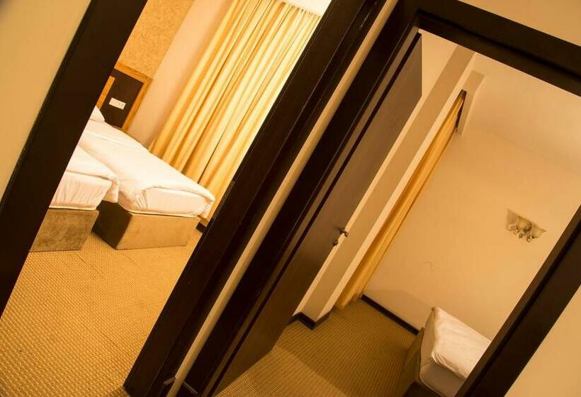 سوئیت 2 خوابه, Asenappar