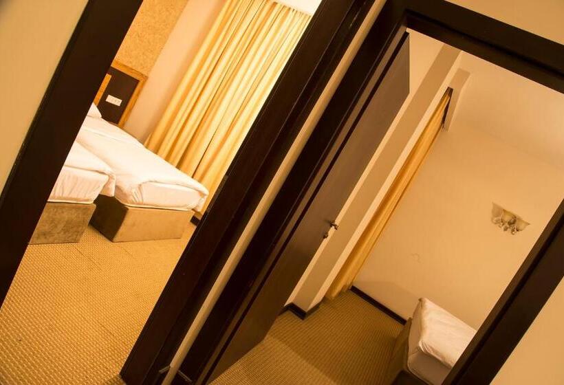 سوییت خانوادگی, Asenappar