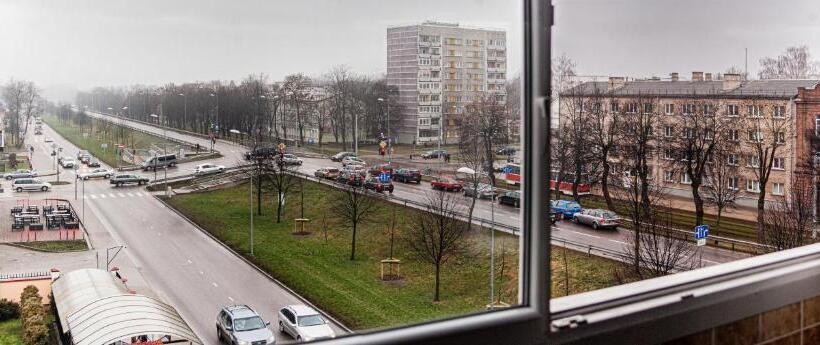 استودیو خانوادگی, Biplan