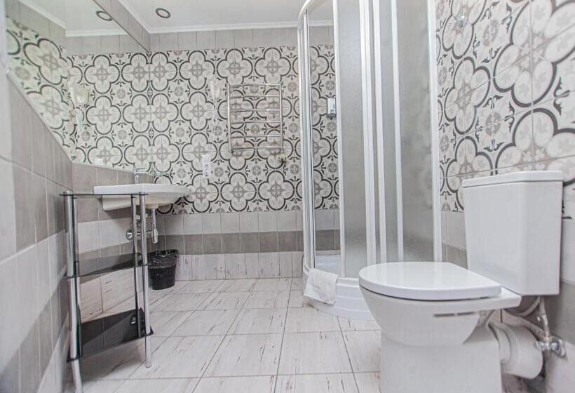 استودیو خانوادگی, Biplan