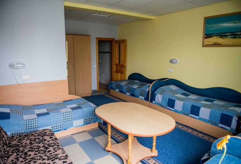 اتاق استاندارد چهار تخته, Eiva