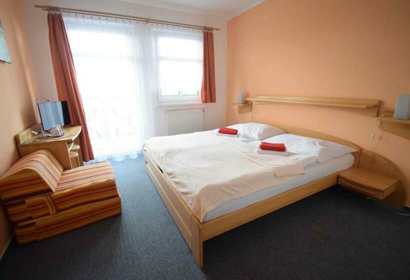 Standard Room, Emeran