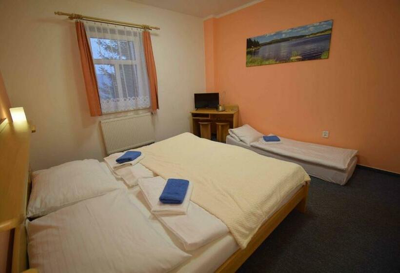 Standard Szoba, Emeran