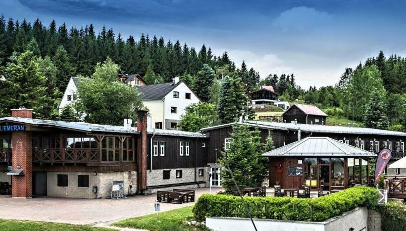 Standard Room, Emeran