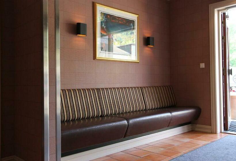 غرفة قياسية ثلاثية, Fanitullen