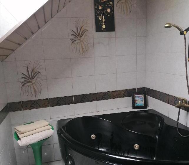 سوئیت 2 خوابه, Guest House Krista