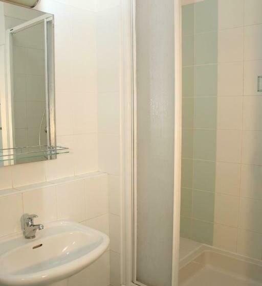 스탠다드 룸, Krystal