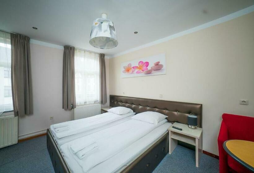 اتاق استاندارد, Restaurant La Piazza