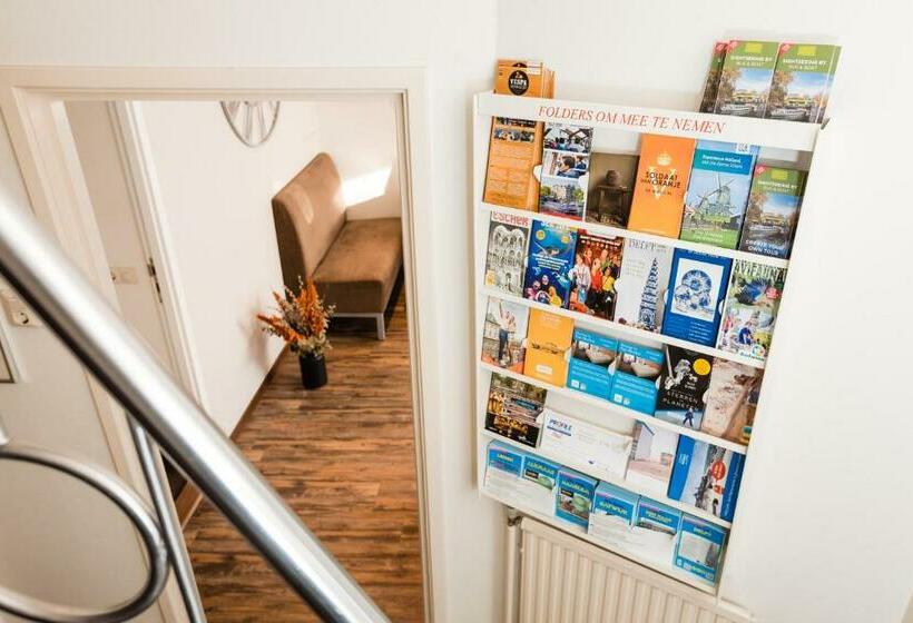 标准间, Sleeping By Van Beelen