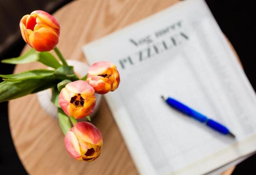 标准间, Sleeping By Van Beelen