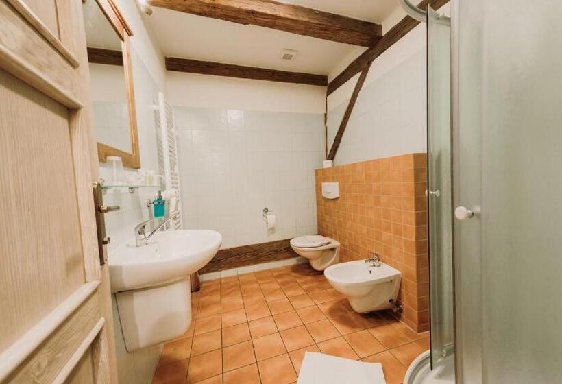 חדר סטנדרט לשלושה, U Hrabenky