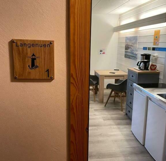 غرفة قياسية مطلّة علي البحر, Langenuen Motel & Camping