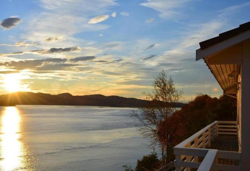 غرفة قياسية مطلّة علي البحر, Langenuen Motel & Camping